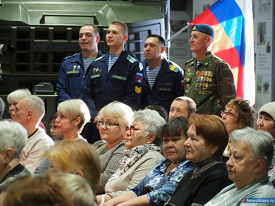 ������� "� ��������! � ��������! � �����!" ������ � ������. �����������, ����������� ��� ��������� ���������, ���������� �������� ����������� ����������, ���������� ������ � ������ ������