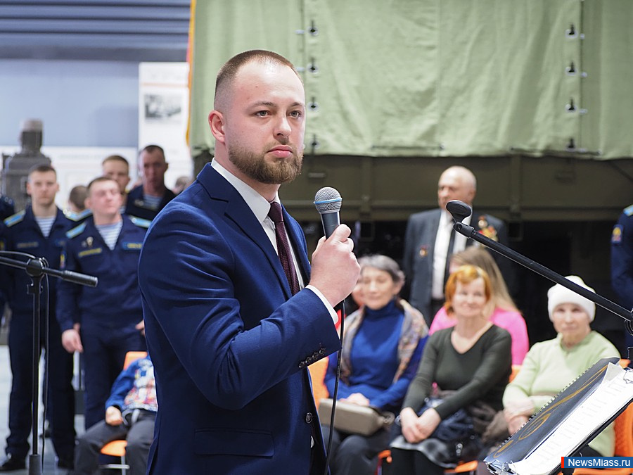 ������� "� ��������! � ��������! � �����!" ������ � ������. �����������, ����������� ��� ��������� ���������, ���������� �������� ����������� ����������, ���������� ������ � ������ ������