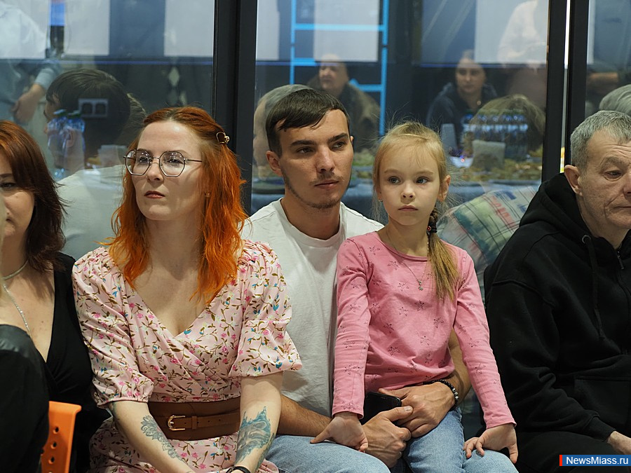 ������� "� ��������! � ��������! � �����!" ������ � ������. �����������, ����������� ��� ��������� ���������, ���������� �������� ����������� ����������, ���������� ������ � ������ ������