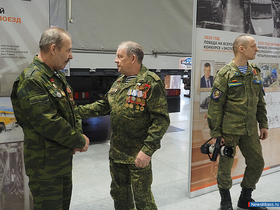 ������� "� ��������! � ��������! � �����!" ������ � ������. �����������, ����������� ��� ��������� ���������, ���������� �������� ����������� ����������, ���������� ������ � ������ ������