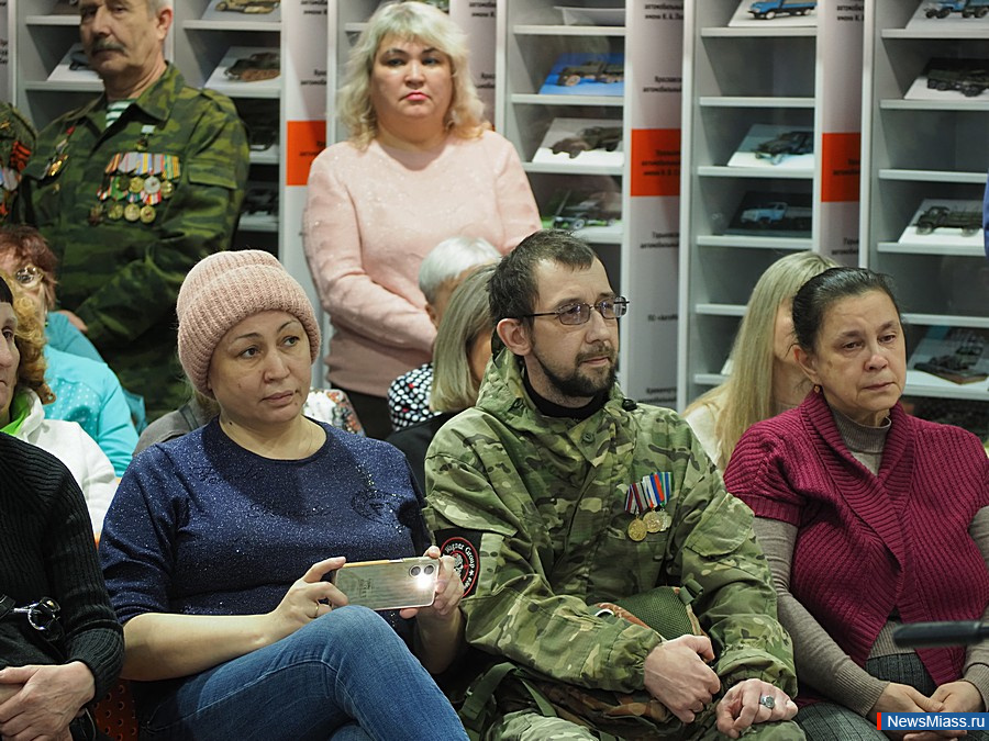 ������� "� ��������! � ��������! � �����!" ������ � ������. �����������, ����������� ��� ��������� ���������, ���������� �������� ����������� ����������, ���������� ������ � ������ ������