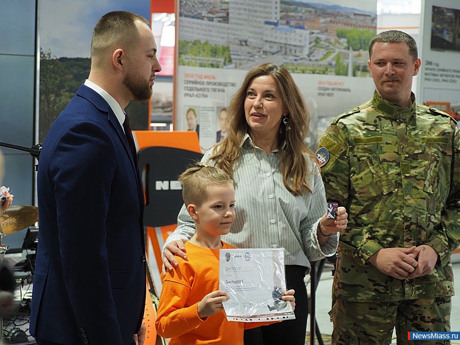 ������� "� ��������! � ��������! � �����!" ������ � ������. �����������, ����������� ��� ��������� ���������, ���������� �������� ����������� ����������, ���������� ������ � ������ ������