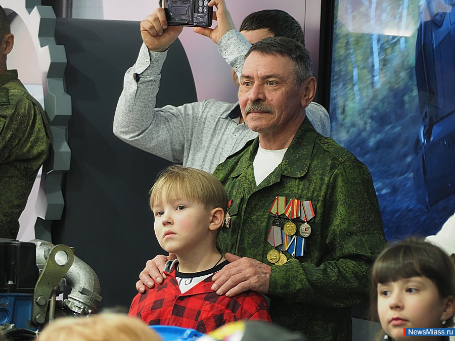 ������� "� ��������! � ��������! � �����!" ������ � ������. �����������, ����������� ��� ��������� ���������, ���������� �������� ����������� ����������, ���������� ������ � ������ ������