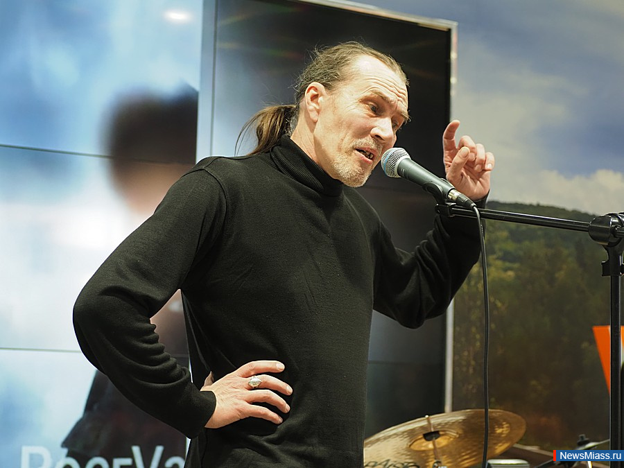 ������� "� ��������! � ��������! � �����!" ������ � ������. �����������, ����������� ��� ��������� ���������, ���������� �������� ����������� ����������, ���������� ������ � ������ ������