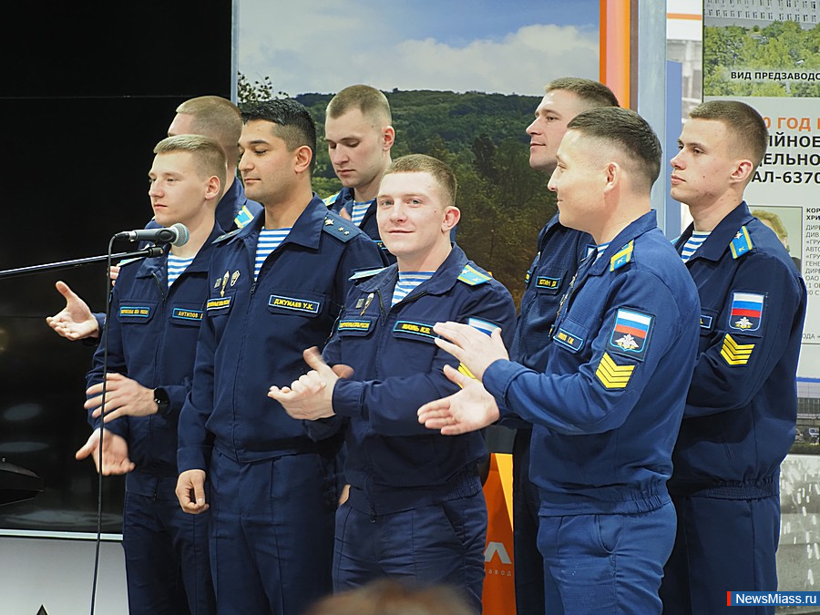 ������� "� ��������! � ��������! � �����!" ������ � ������. �����������, ����������� ��� ��������� ���������, ���������� �������� ����������� ����������, ���������� ������ � ������ ������