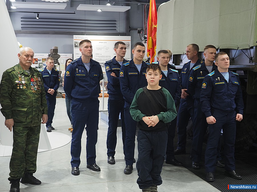 ������� "� ��������! � ��������! � �����!" ������ � ������. �����������, ����������� ��� ��������� ���������, ���������� �������� ����������� ����������, ���������� ������ � ������ ������