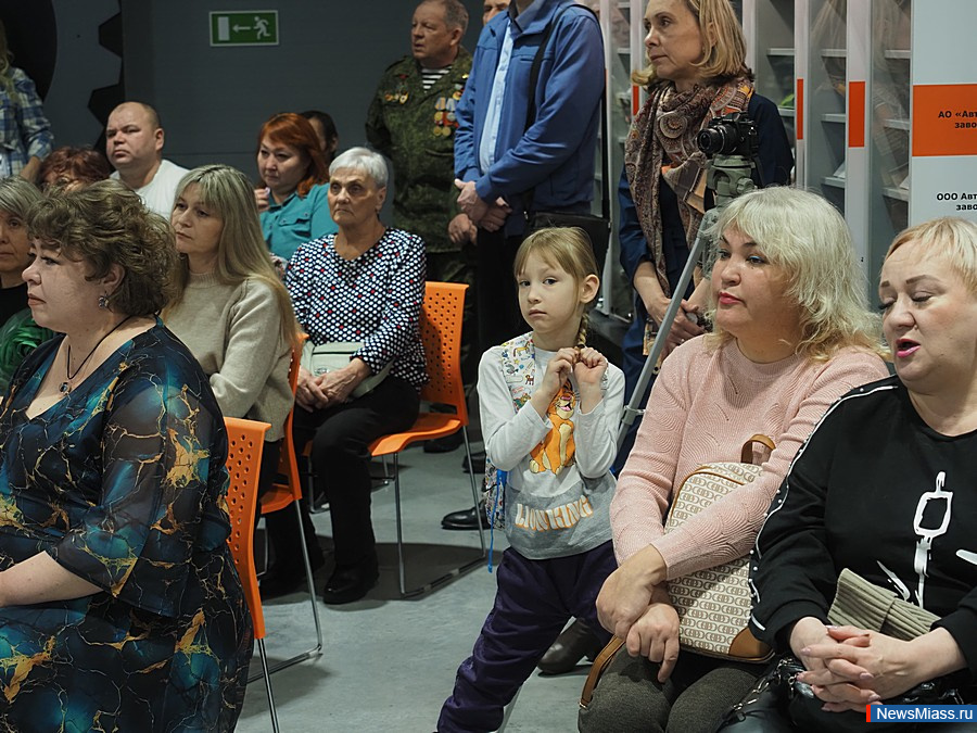 ������� "� ��������! � ��������! � �����!" ������ � ������. �����������, ����������� ��� ��������� ���������, ���������� �������� ����������� ����������, ���������� ������ � ������ ������