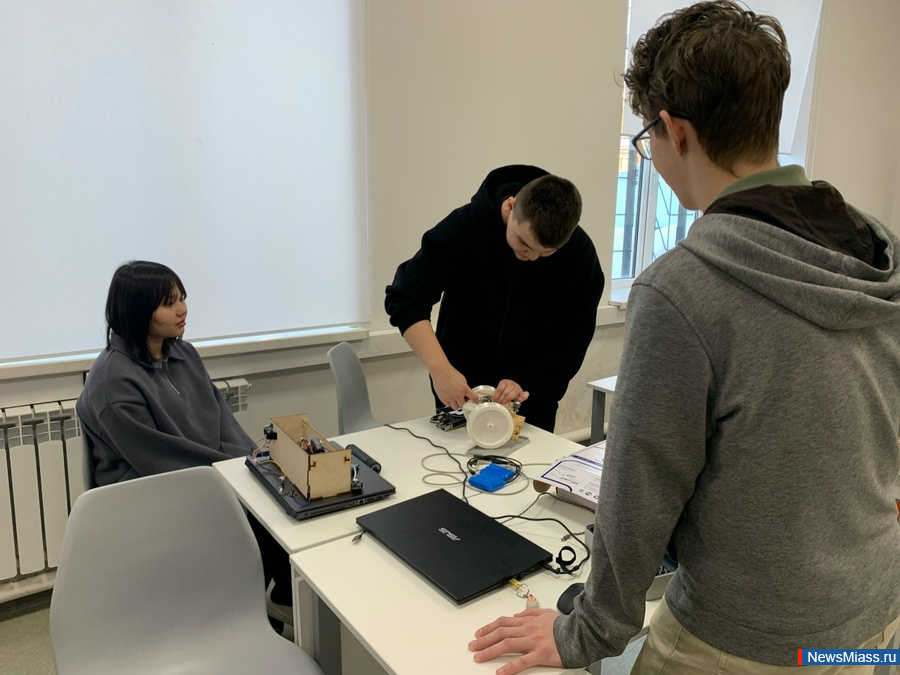 ������ ����� � ���� �� ����� � ����� �������� ������������� ������. ������ �������� ��������� �� ���������� ����� ������������� ���������� �� �������������