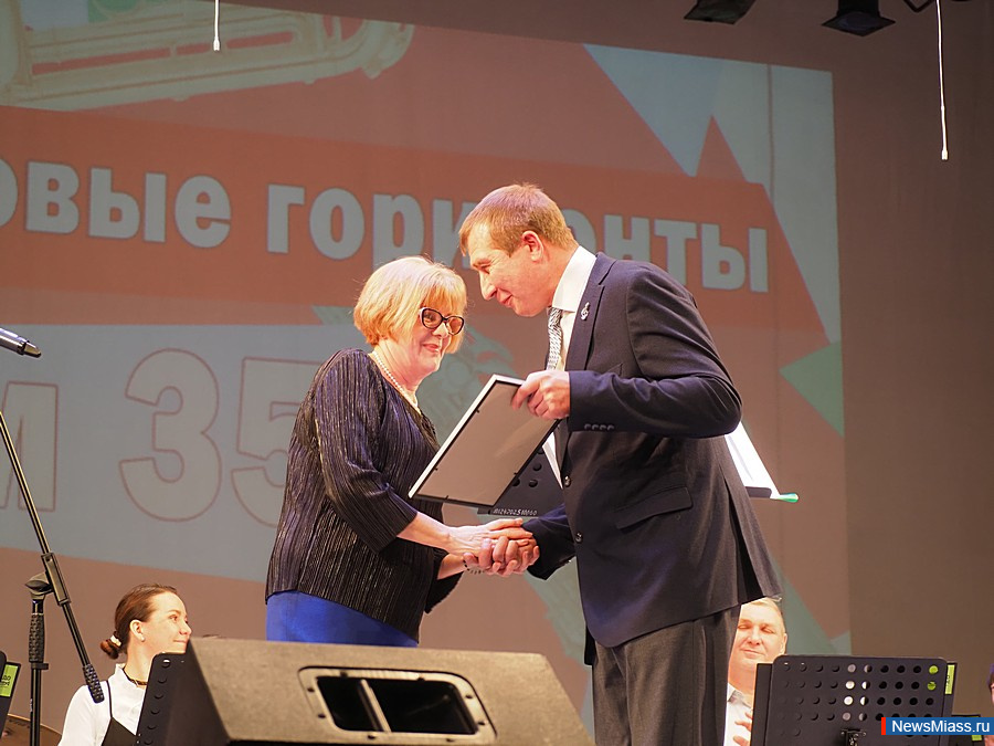 ������������� ������� ������� ������ ������� ������. � ��������� �������� ������� ������������ ������������ ������, �����, ������, ����������� � �������� ����������