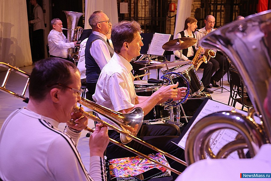 ������������� ������� ������� ������ ������� ������. � ��������� �������� ������� ������������ ������������ ������, �����, ������, ����������� � �������� ����������