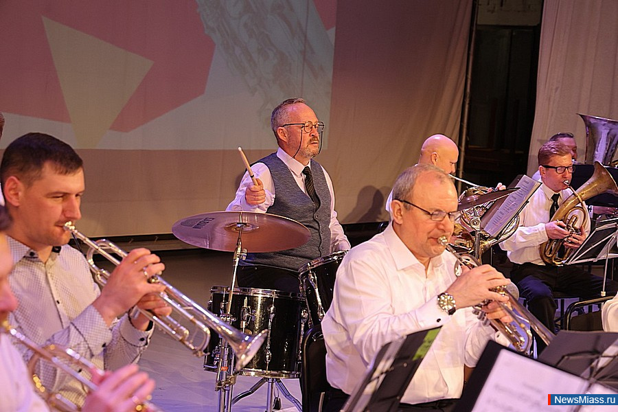 ������������� ������� ������� ������ ������� ������. � ��������� �������� ������� ������������ ������������ ������, �����, ������, ����������� � �������� ����������