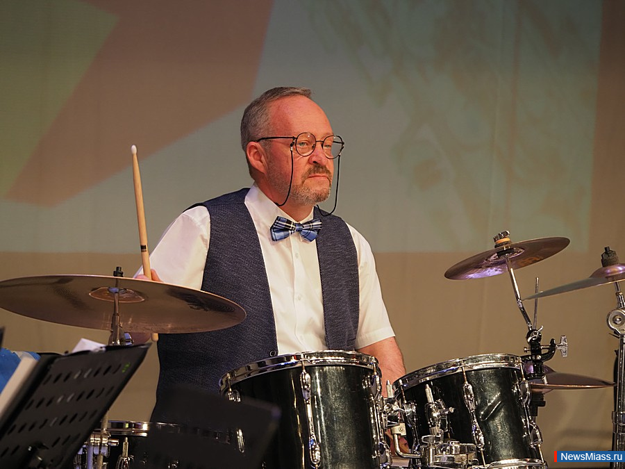 ������������� ������� ������� ������ ������� ������. � ��������� �������� ������� ������������ ������������ ������, �����, ������, ����������� � �������� ����������