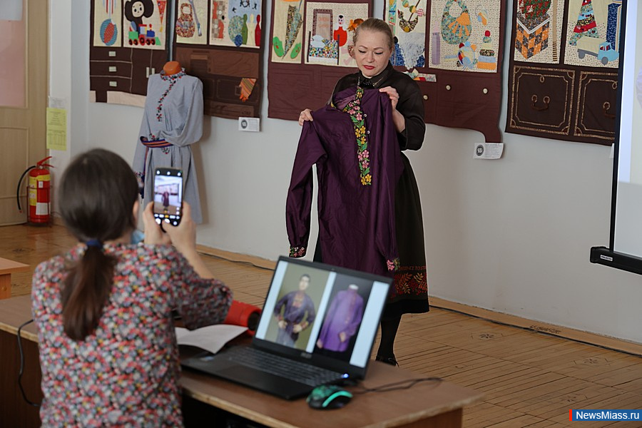 ������� ���������� �� ������ ������� ������ � ������. ����������� � ��������� ��� �����������, ��� ��������� ��������� �� ����� ������