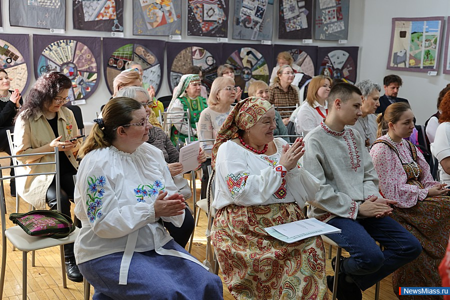 ������� ���������� �� ������ ������� ������ � ������. ����������� � ��������� ��� �����������, ��� ��������� ��������� �� ����� ������