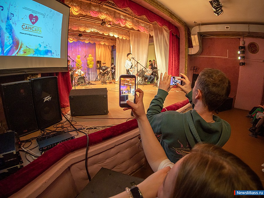 ����������� ���������-������� "�������" ������ � ������. �� ����� ��� ��������� �������, ������������ � ��������� ��������-���������������� ������ �� ����������, ������, ���������, ����� � ������������