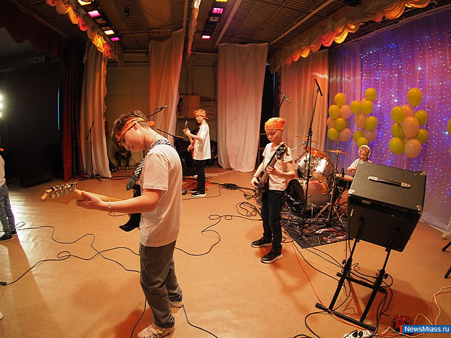 ����������� ���������-������� "�������" ������ � ������. �� ����� ��� ��������� �������, ������������ � ��������� ��������-���������������� ������ �� ����������, ������, ���������, ����� � ������������