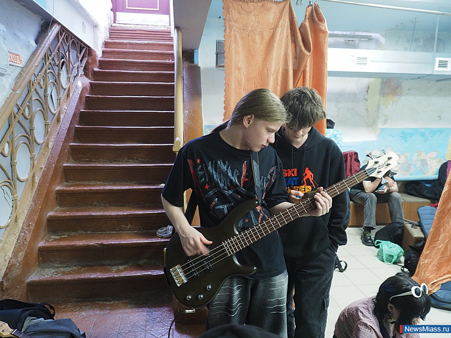 ����������� ���������-������� "�������" ������ � ������. �� ����� ��� ��������� �������, ������������ � ��������� ��������-���������������� ������ �� ����������, ������, ���������, ����� � ������������