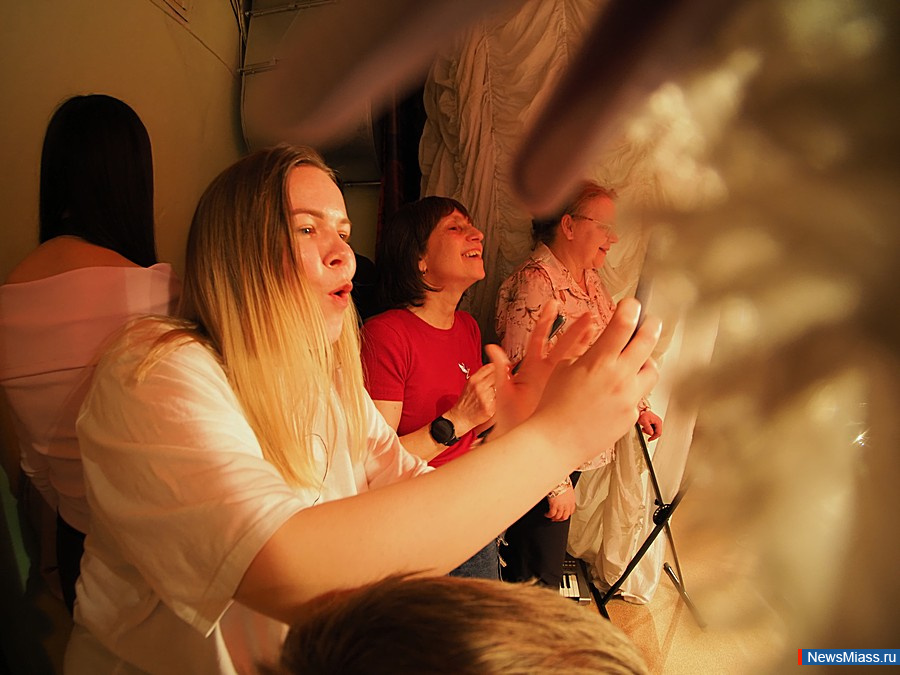 ����������� ���������-������� "�������" ������ � ������. �� ����� ��� ��������� �������, ������������ � ��������� ��������-���������������� ������ �� ����������, ������, ���������, ����� � ������������