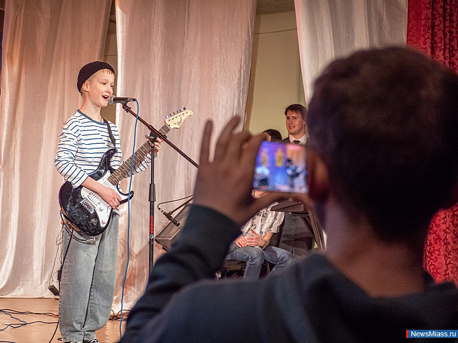 ����������� ���������-������� "�������" ������ � ������. �� ����� ��� ��������� �������, ������������ � ��������� ��������-���������������� ������ �� ����������, ������, ���������, ����� � ������������