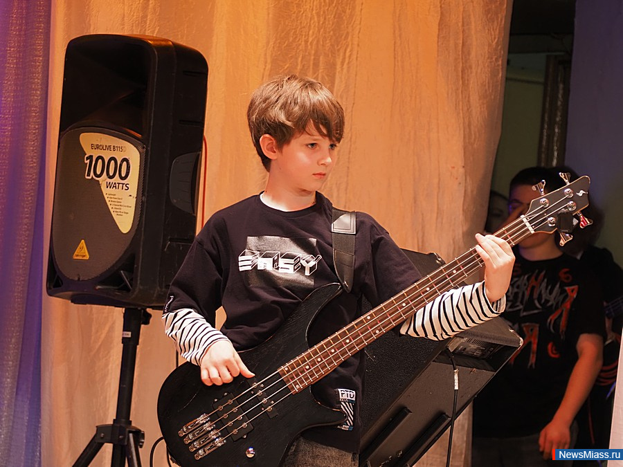 ����������� ���������-������� "�������" ������ � ������. �� ����� ��� ��������� �������, ������������ � ��������� ��������-���������������� ������ �� ����������, ������, ���������, ����� � ������������