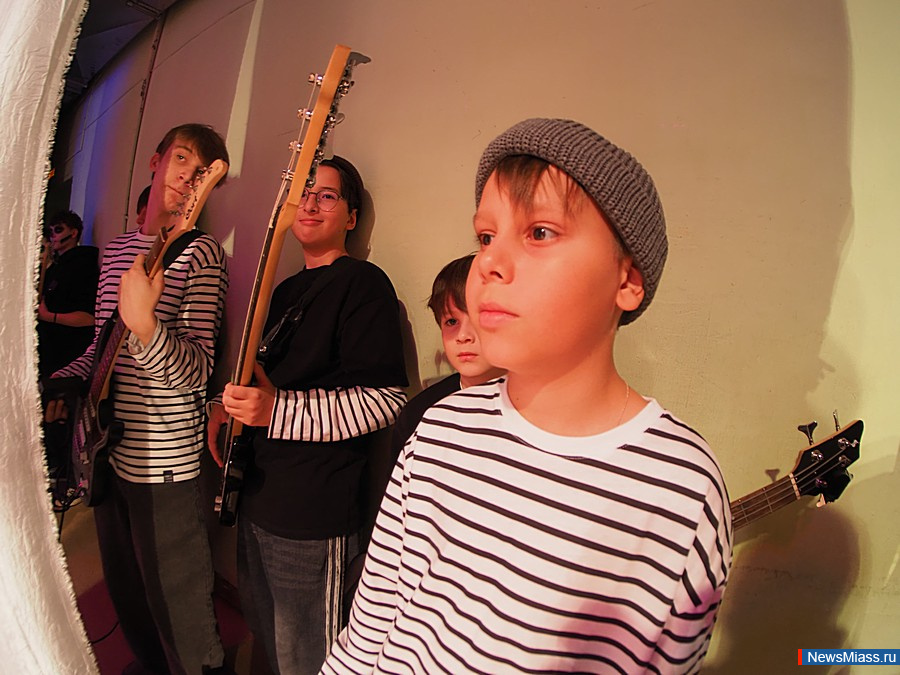 ����������� ���������-������� "�������" ������ � ������. �� ����� ��� ��������� �������, ������������ � ��������� ��������-���������������� ������ �� ����������, ������, ���������, ����� � ������������