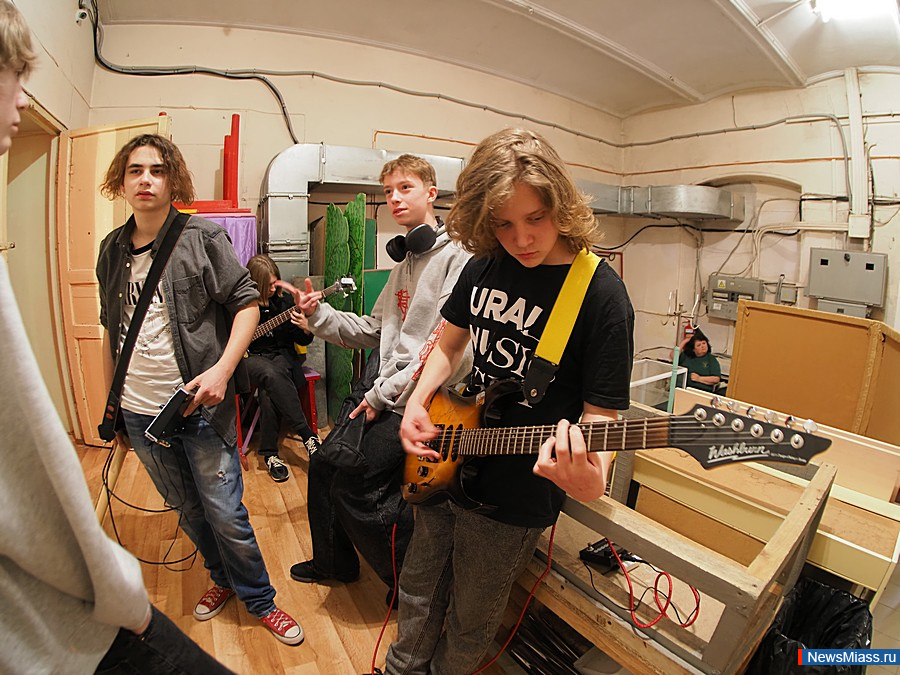 ����������� ���������-������� "�������" ������ � ������. �� ����� ��� ��������� �������, ������������ � ��������� ��������-���������������� ������ �� ����������, ������, ���������, ����� � ������������