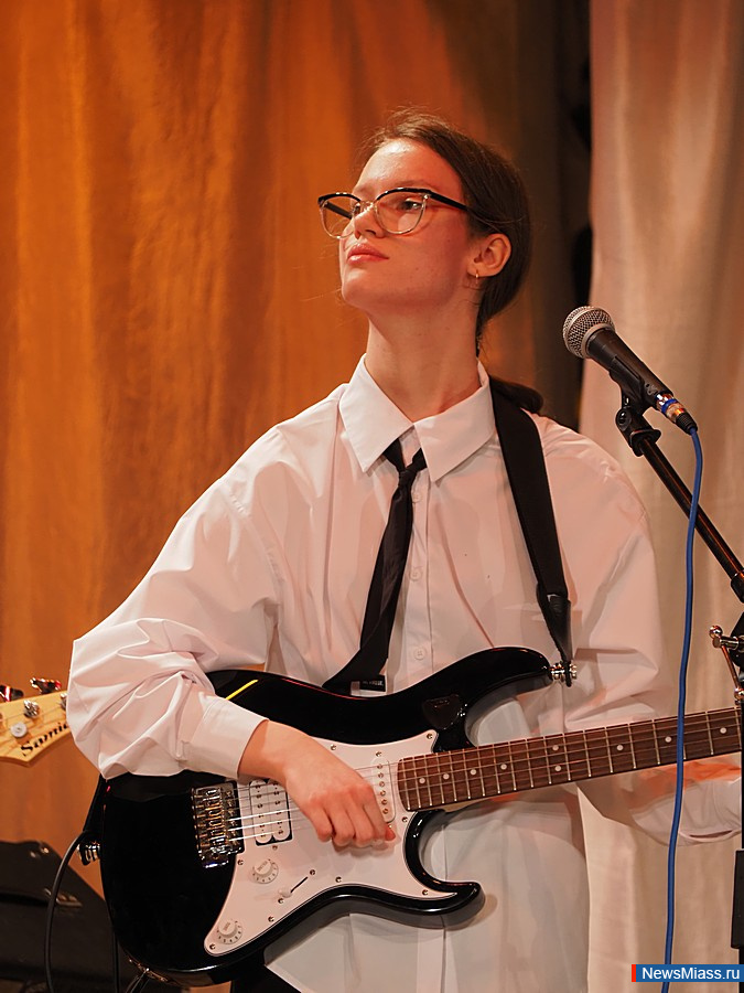 ����������� ���������-������� "�������" ������ � ������. �� ����� ��� ��������� �������, ������������ � ��������� ��������-���������������� ������ �� ����������, ������, ���������, ����� � ������������