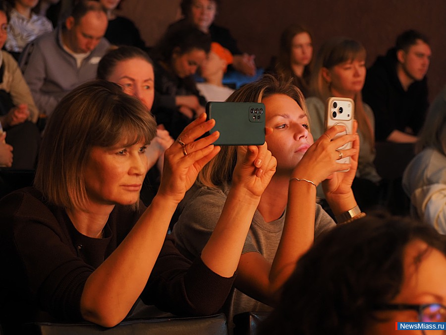 ����������� ���������-������� "�������" ������ � ������. �� ����� ��� ��������� �������, ������������ � ��������� ��������-���������������� ������ �� ����������, ������, ���������, ����� � ������������