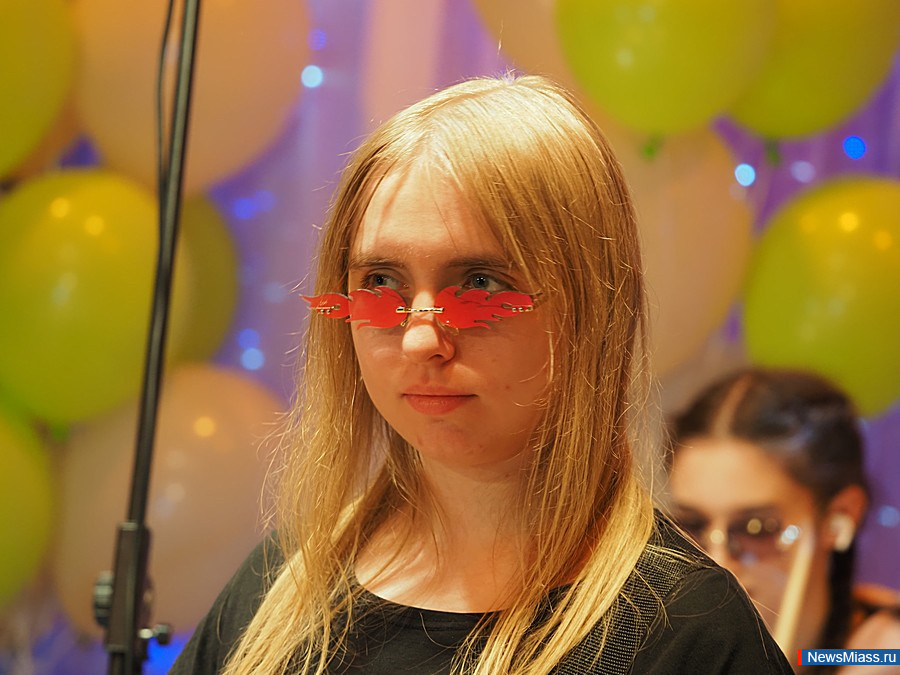 ����������� ���������-������� "�������" ������ � ������. �� ����� ��� ��������� �������, ������������ � ��������� ��������-���������������� ������ �� ����������, ������, ���������, ����� � ������������