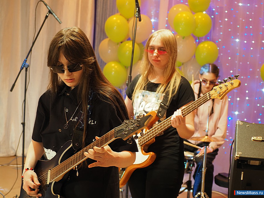 ����������� ���������-������� "�������" ������ � ������. �� ����� ��� ��������� �������, ������������ � ��������� ��������-���������������� ������ �� ����������, ������, ���������, ����� � ������������