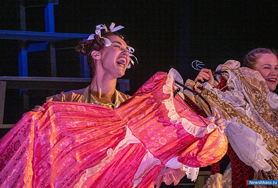 ��������� "�������" ������� ������ �������� � ������. ������� ������-������ "������" ������� ������� � ������� ��������� ������ ���������