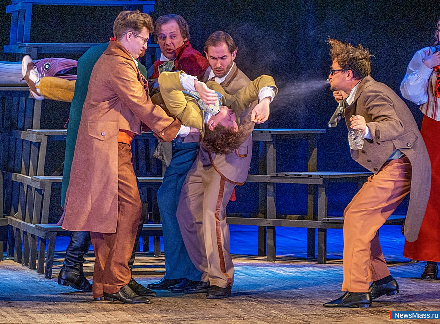 ��������� "�������" ������� ������ �������� � ������. ������� ������-������ "������" ������� ������� � ������� ��������� ������ ���������