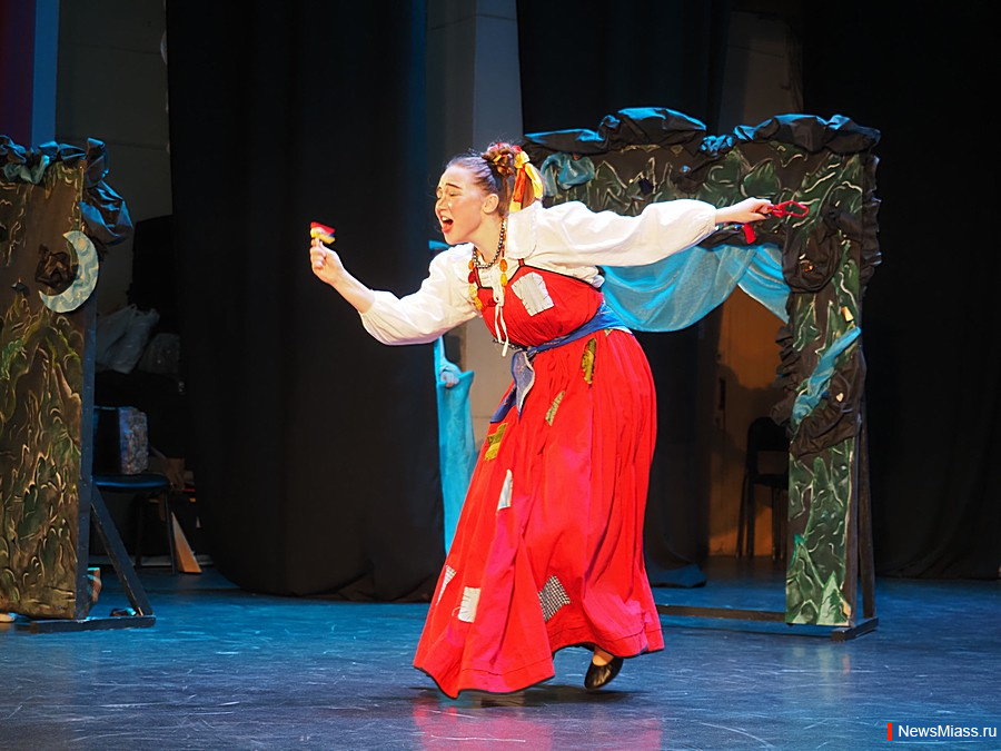 ��������� "����" ������ �������� ������ � ����������� ���������. �������� ����������� ��������� � ���������� �� ������, ���������� � ������������� ����������� ���� ���������� ������ - ������, ������� � ���������