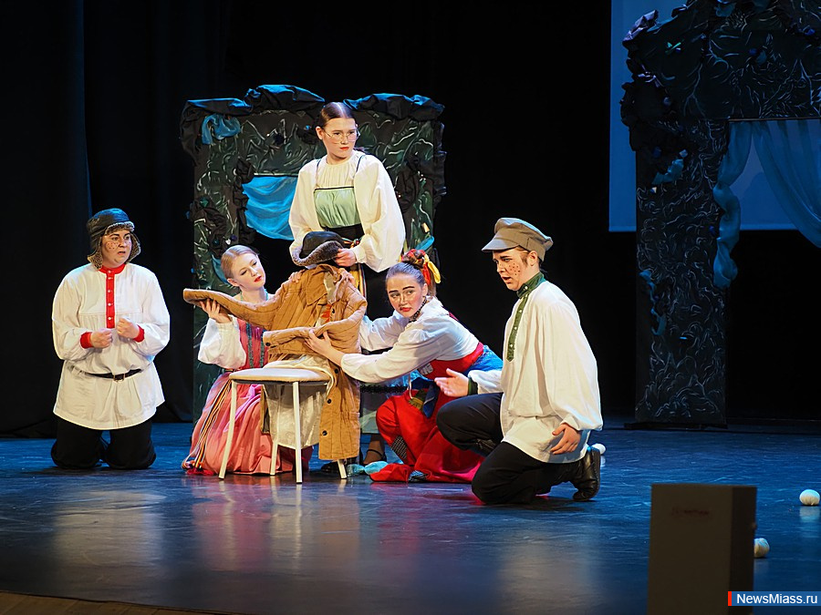 ��������� "����" ������ �������� ������ � ����������� ���������. �������� ����������� ��������� � ���������� �� ������, ���������� � ������������� ����������� ���� ���������� ������ - ������, ������� � ���������