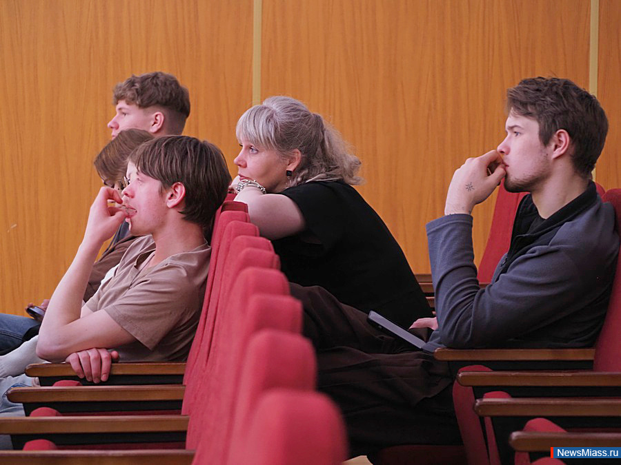 ��������� "����" ������ �������� ������ � ����������� ���������. �������� ����������� ��������� � ���������� �� ������, ���������� � ������������� ����������� ���� ���������� ������ - ������, ������� � ���������