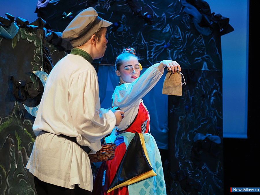 ��������� "����" ������ �������� ������ � ����������� ���������. �������� ����������� ��������� � ���������� �� ������, ���������� � ������������� ����������� ���� ���������� ������ - ������, ������� � ���������