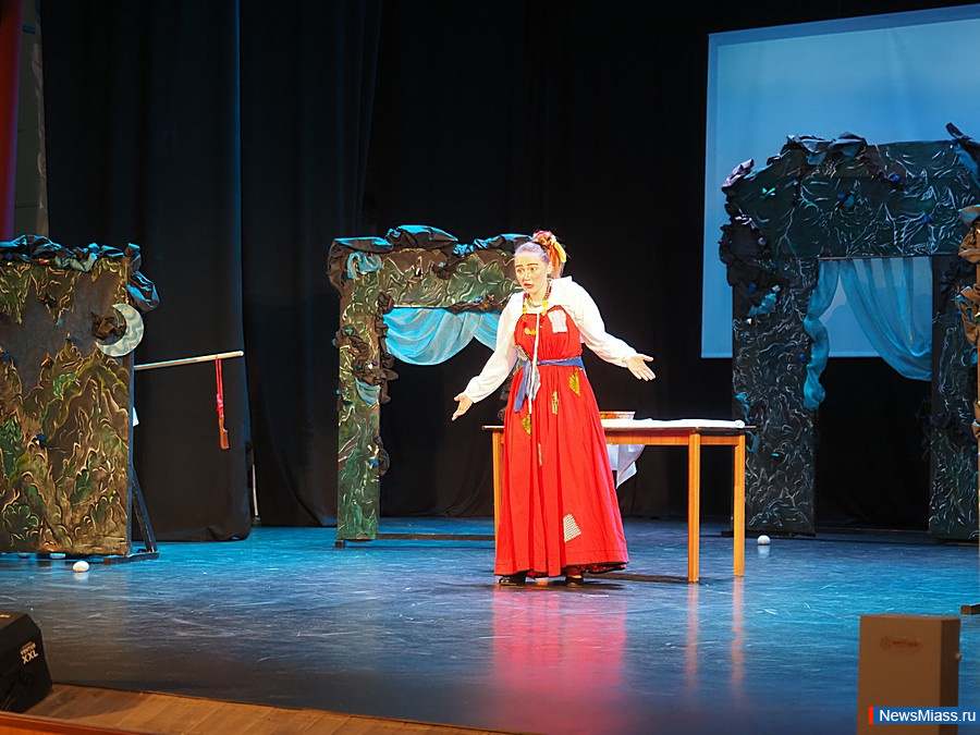 ��������� "����" ������ �������� ������ � ����������� ���������. �������� ����������� ��������� � ���������� �� ������, ���������� � ������������� ����������� ���� ���������� ������ - ������, ������� � ���������