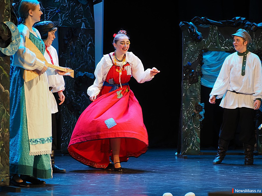 ��������� "����" ������ �������� ������ � ����������� ���������. �������� ����������� ��������� � ���������� �� ������, ���������� � ������������� ����������� ���� ���������� ������ - ������, ������� � ���������