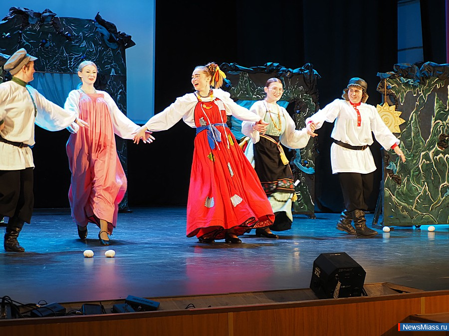 ��������� "����" ������ �������� ������ � ����������� ���������. �������� ����������� ��������� � ���������� �� ������, ���������� � ������������� ����������� ���� ���������� ������ - ������, ������� � ���������