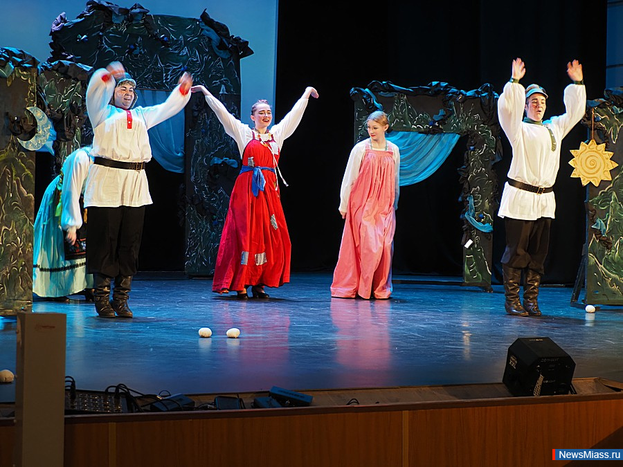 ��������� "����" ������ �������� ������ � ����������� ���������. �������� ����������� ��������� � ���������� �� ������, ���������� � ������������� ����������� ���� ���������� ������ - ������, ������� � ���������