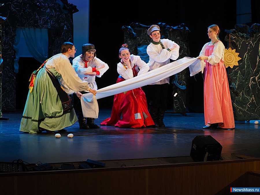 ��������� "����" ������ �������� ������ � ����������� ���������. �������� ����������� ��������� � ���������� �� ������, ���������� � ������������� ����������� ���� ���������� ������ - ������, ������� � ���������