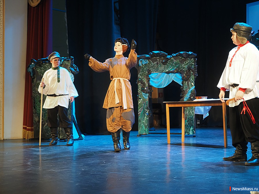 ��������� "����" ������ �������� ������ � ����������� ���������. �������� ����������� ��������� � ���������� �� ������, ���������� � ������������� ����������� ���� ���������� ������ - ������, ������� � ���������