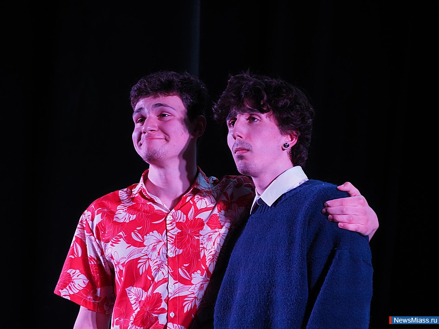 ��������� "����" ������ �������� ������ � ����������� ���������. �������� ����������� ��������� � ���������� �� ������, ���������� � ������������� ����������� ���� ���������� ������ - ������, ������� � ���������