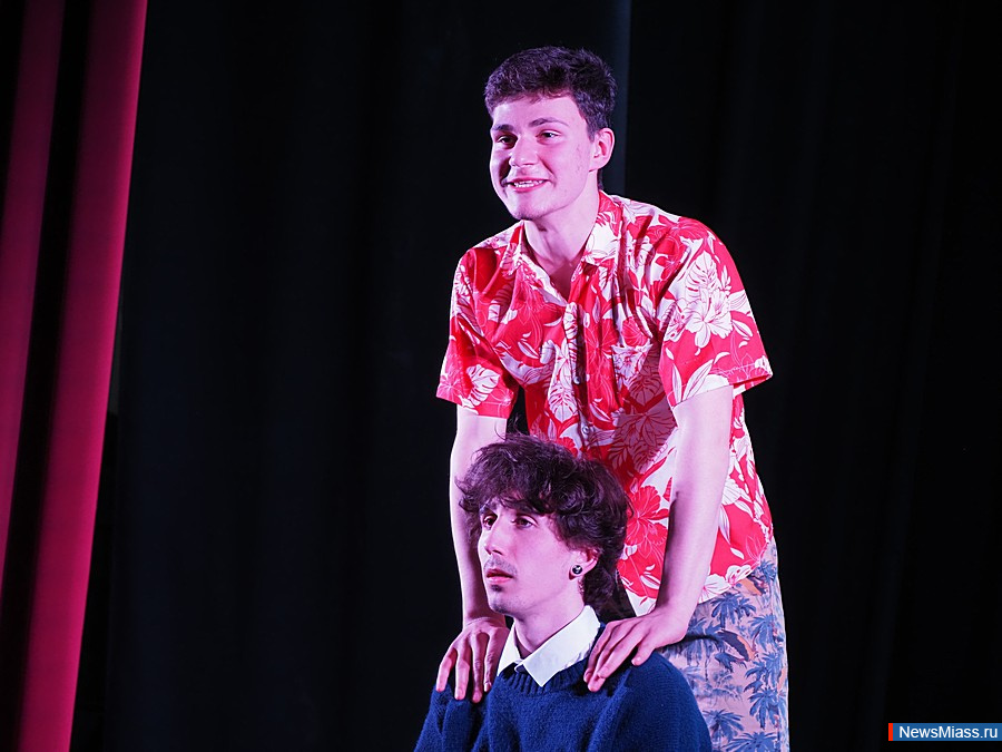 ��������� "����" ������ �������� ������ � ����������� ���������. �������� ����������� ��������� � ���������� �� ������, ���������� � ������������� ����������� ���� ���������� ������ - ������, ������� � ���������