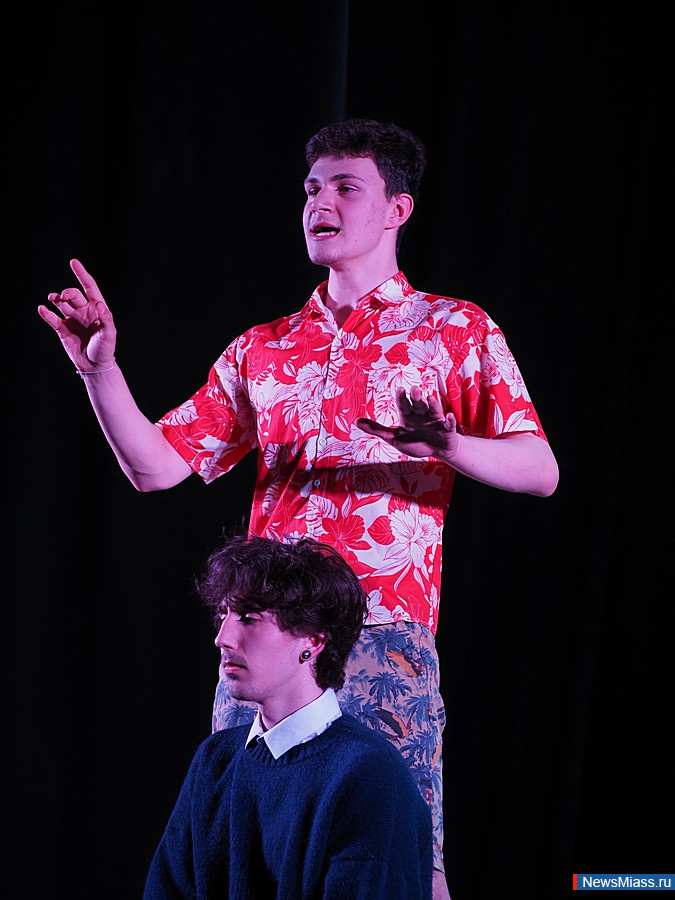 ��������� "����" ������ �������� ������ � ����������� ���������. �������� ����������� ��������� � ���������� �� ������, ���������� � ������������� ����������� ���� ���������� ������ - ������, ������� � ���������