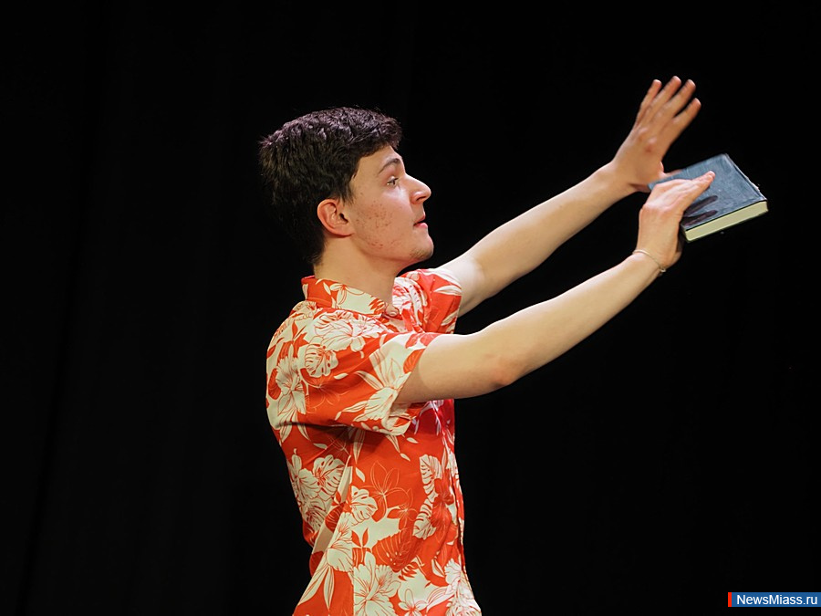 ��������� "����" ������ �������� ������ � ����������� ���������. �������� ����������� ��������� � ���������� �� ������, ���������� � ������������� ����������� ���� ���������� ������ - ������, ������� � ���������