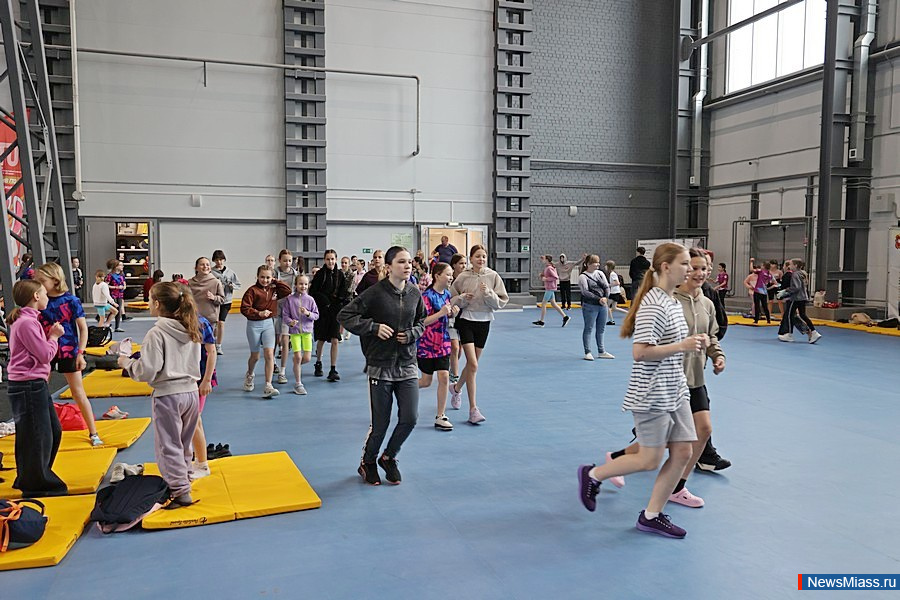 ����� 200 ���������� ��������� � ����� �� ������������. ���������� �� ������, ����������, ������� � ������� ����������� �� ������ ����������