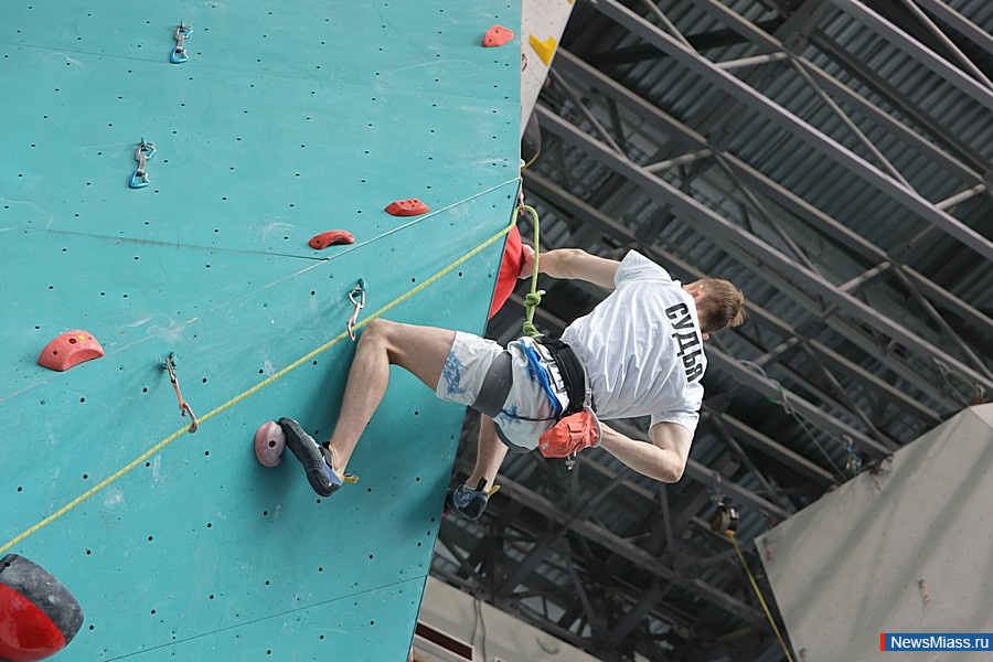 ����� 200 ���������� ��������� � ����� �� ������������. ���������� �� ������, ����������, ������� � ������� ����������� �� ������ ����������