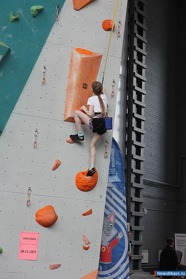 ����� 200 ���������� ��������� � ����� �� ������������. ���������� �� ������, ����������, ������� � ������� ����������� �� ������ ����������