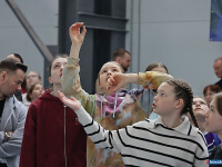 ����� 200 ���������� ��������� � ����� �� ������������